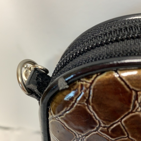Vittorio Croc Embossed Vegan Leather Crossbody Bag - Picture 8 of 12